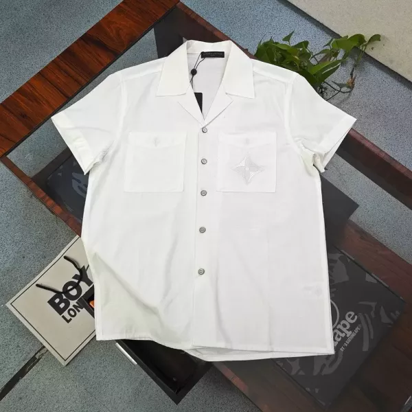 루이비통 자수 로고 코튼 반소매 버튼 셔츠