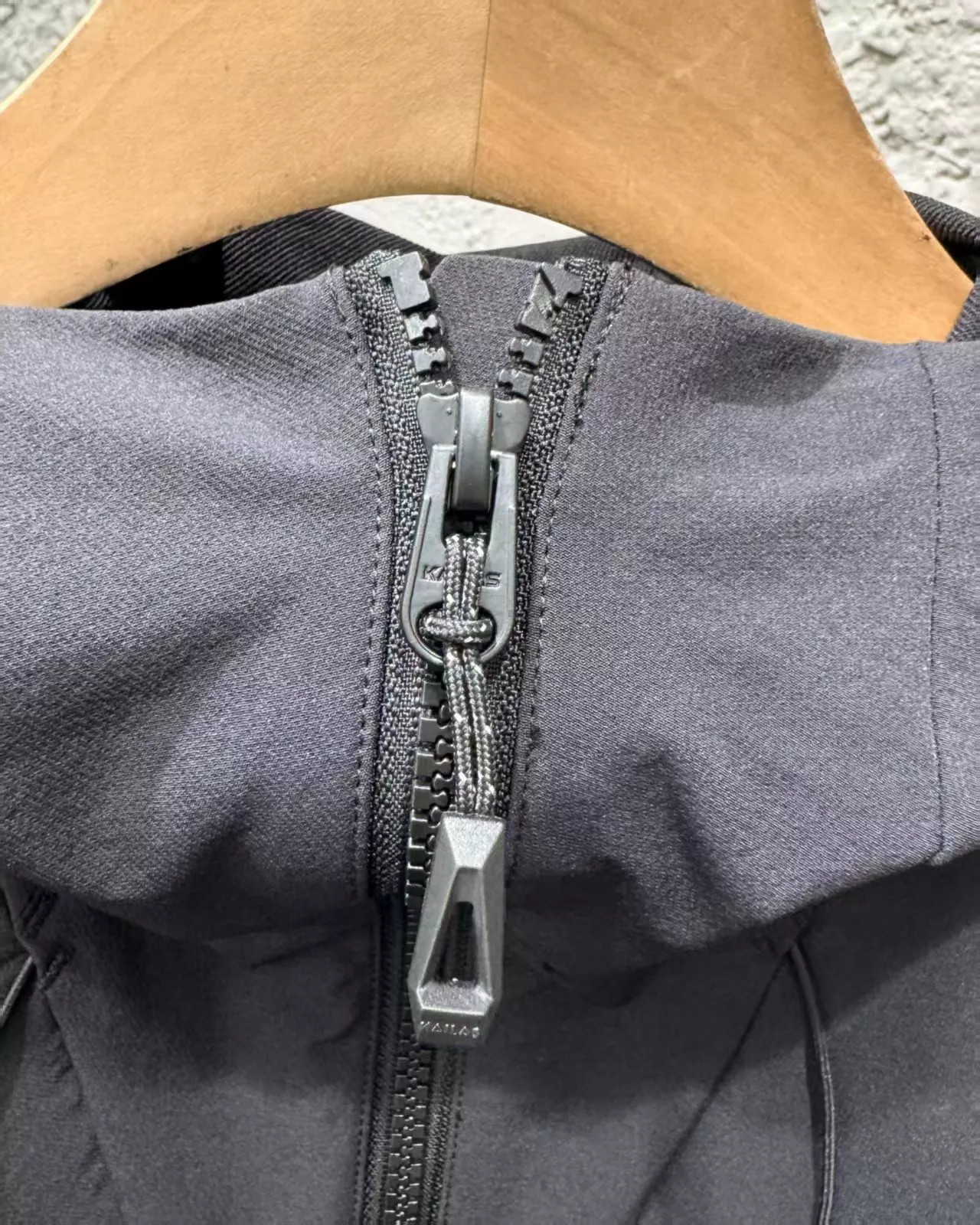 카일라스 더블 지퍼 후드 소프트쉘 재킷 상세 이미지 23