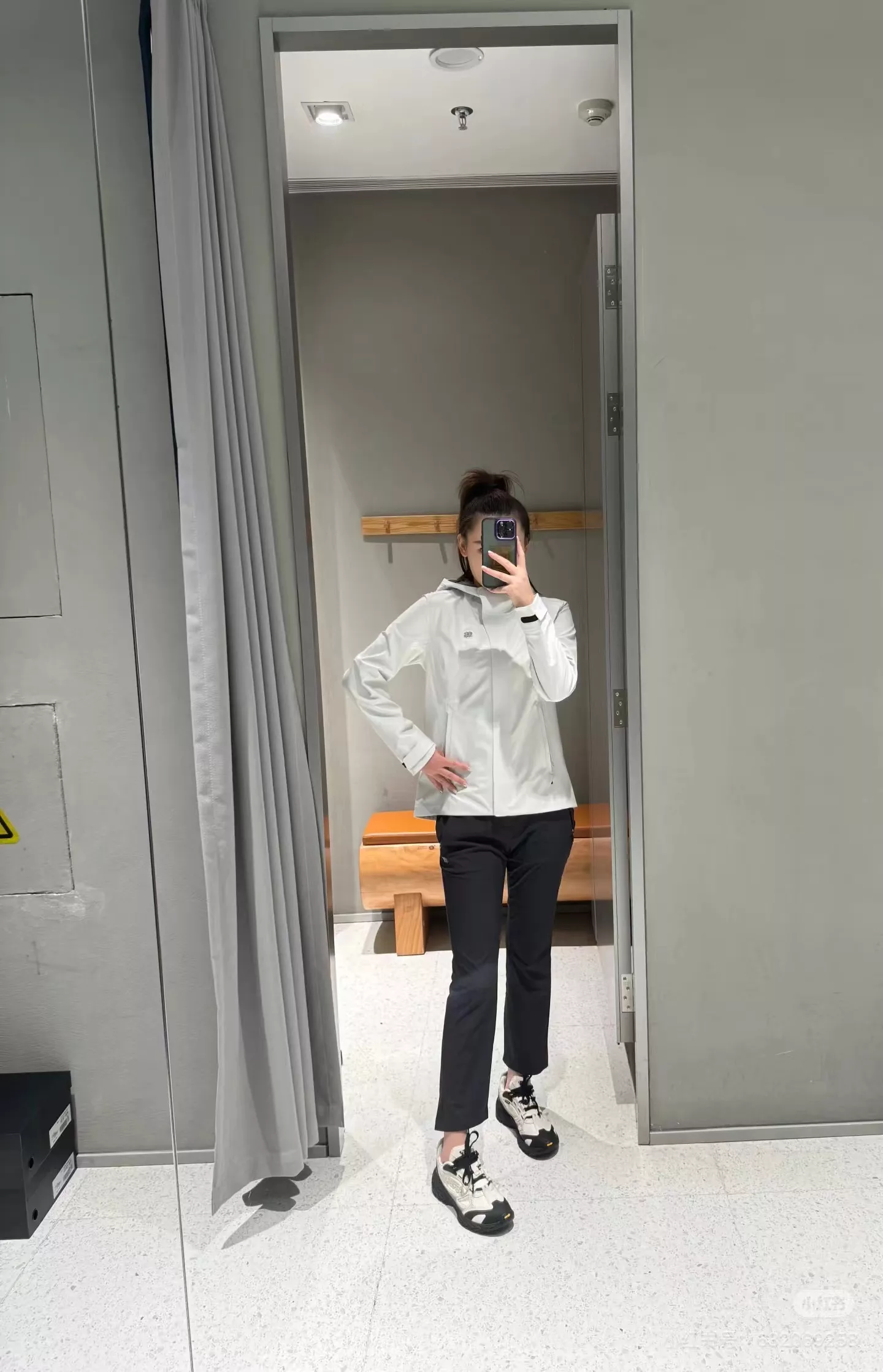 코오롱스포츠 여성 경량 소프트쉘 후드 아웃도어 재킷 상세 이미지 37