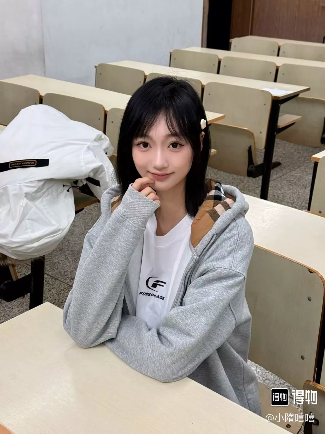 버버리 클래식 자수 로고 체크 안감 후드 재킷 상세 이미지 17