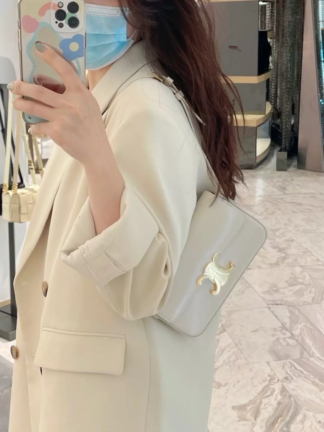 셀린느 트리옹프 플랩 레더 숄더백 상세 이미지 21