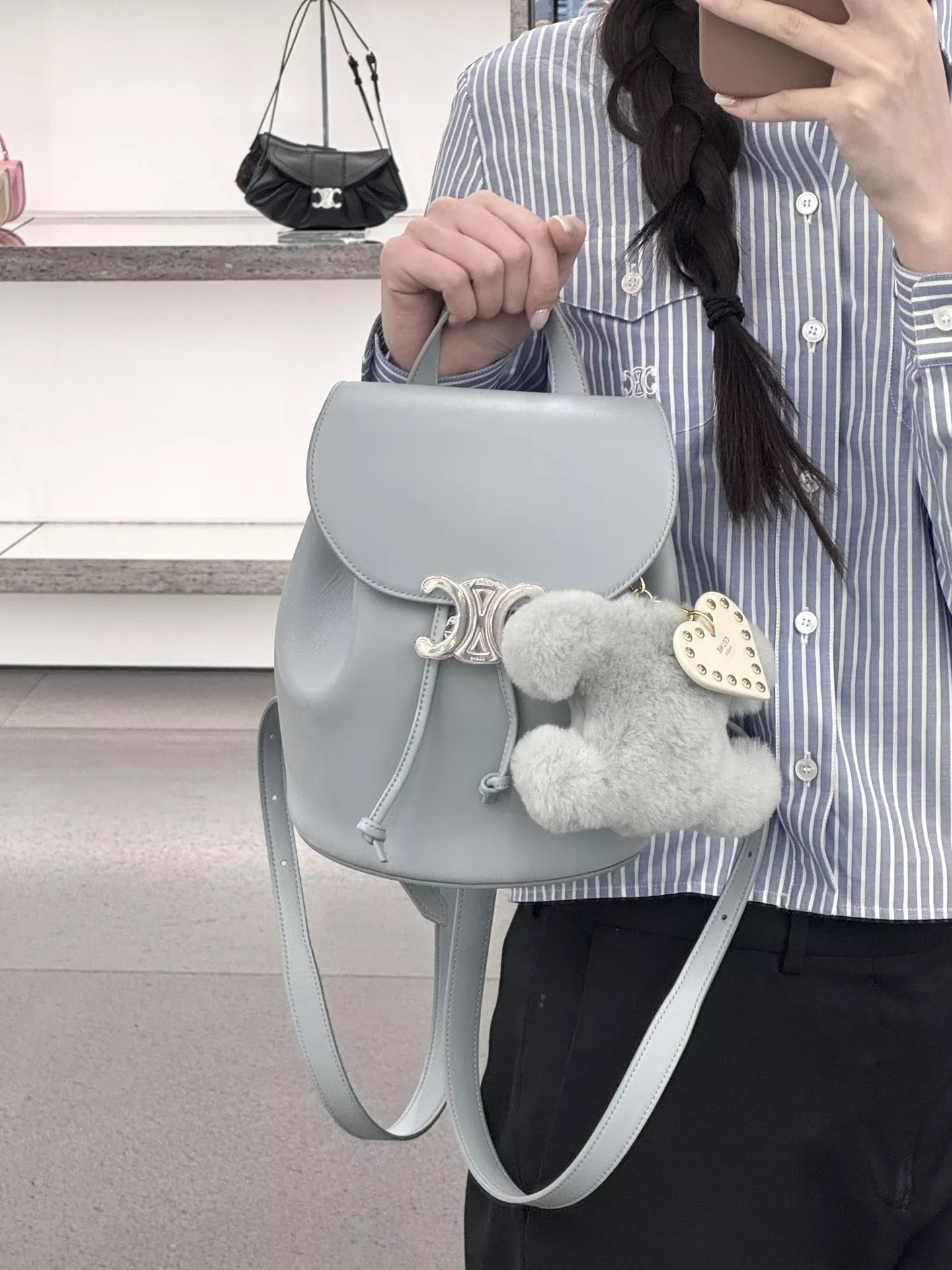 셀린느 트리오페 스무스 카프스킨 드로스트링 백팩 상세 이미지 16