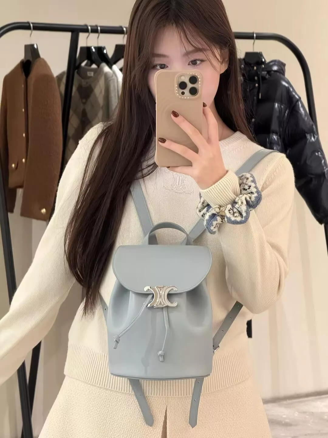 셀린느 트리오페 스무스 카프스킨 드로스트링 백팩 상세 이미지 39