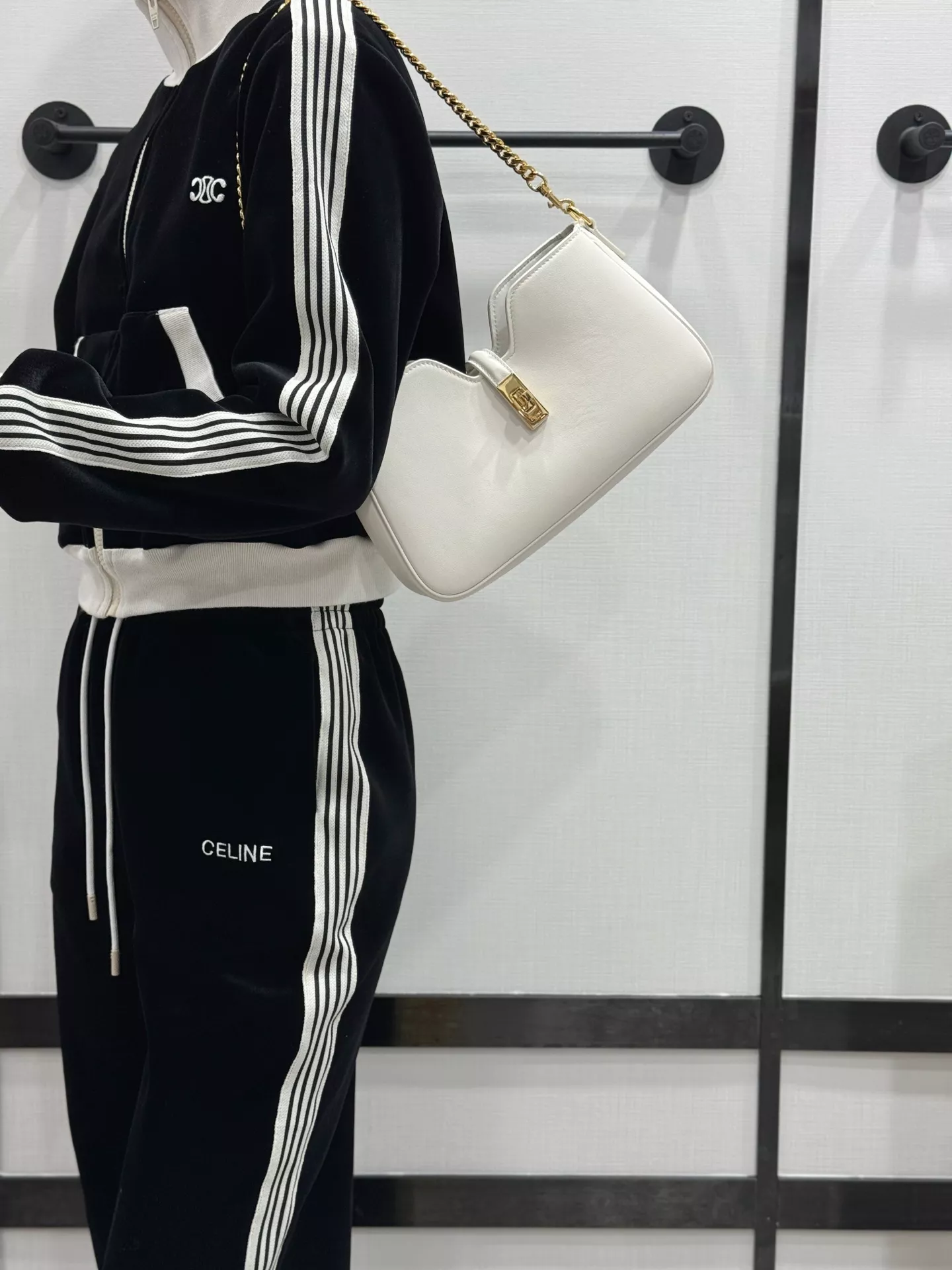 셀린느 카미유 16 소프트 미니멀 체인 숄더백 상세 이미지 20