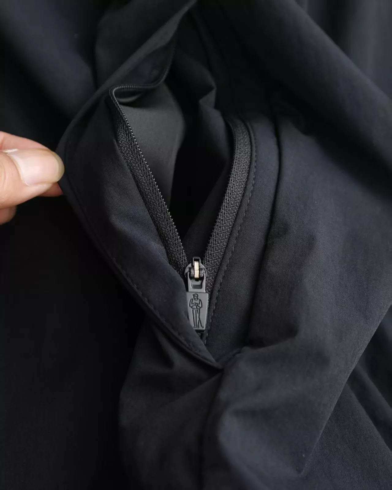 비음러펀 코듀라 나일론 배색 칼라 집업 재킷 상세 이미지 17