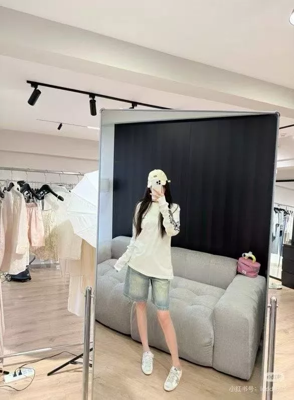 크롬하츠 십자가 플로럴 레터링 프린트 포켓 긴소매 티셔츠 상세 이미지 20