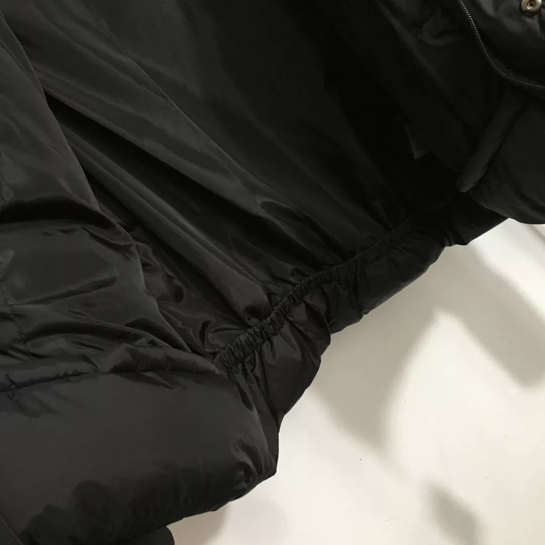 발렌시아가 BB 자수 로고 후드 쇼트 패딩 상세 이미지 6
