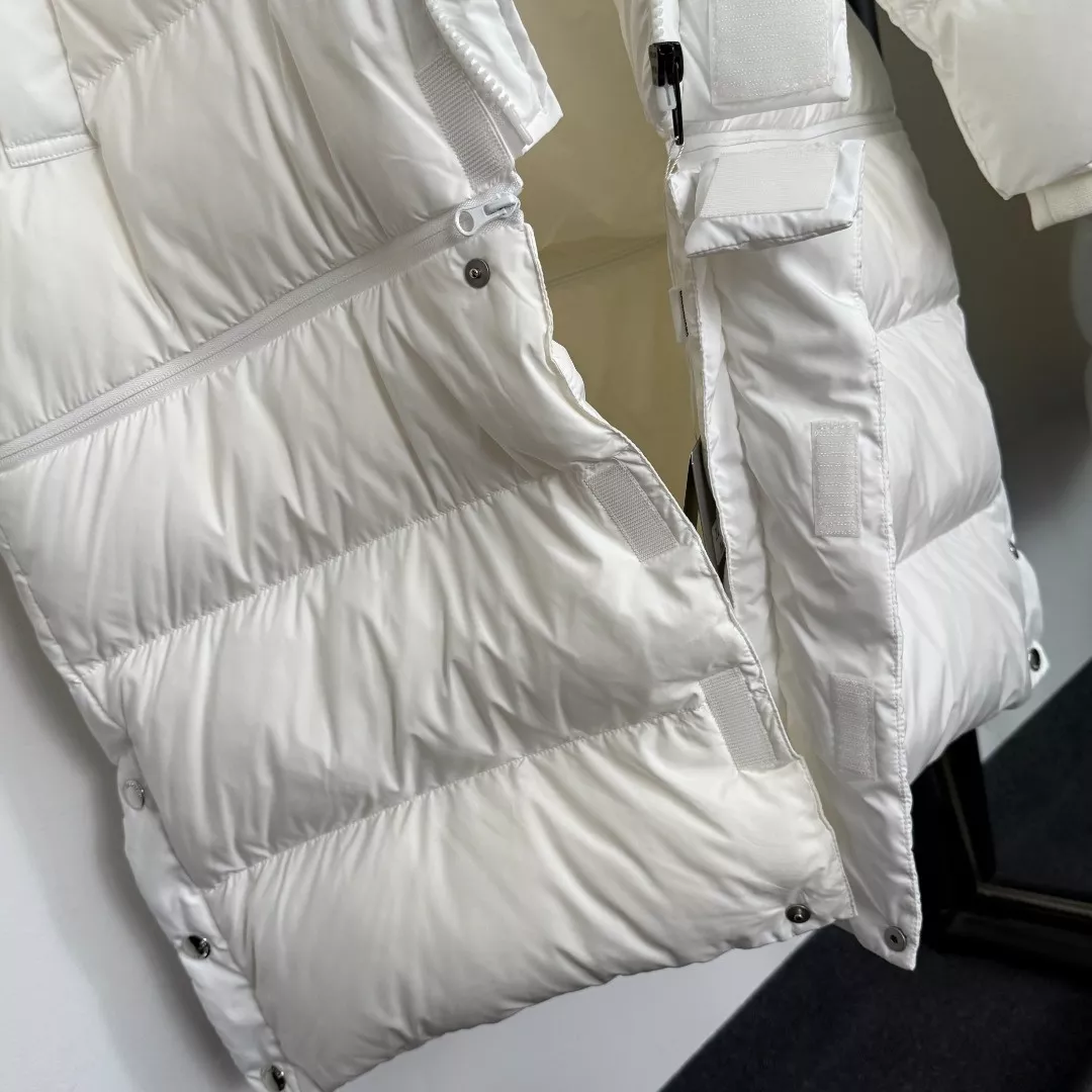 발렌시아가 로고 자수 탈부착 후드 중장기장 패딩 코트 상세 이미지 3