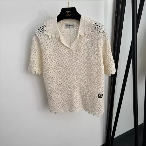 샤넬 로고 자수 펀칭 카라 반소매 니트