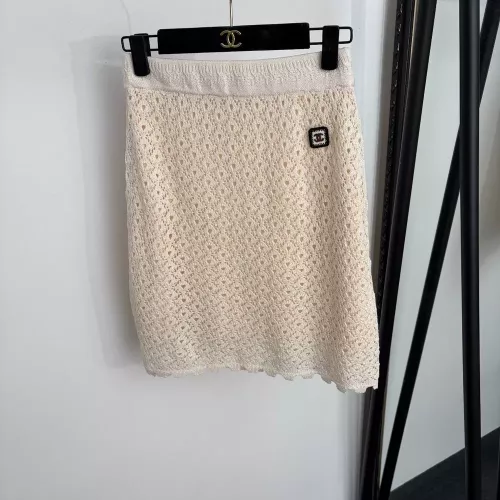 샤넬 로고 자수 펀칭 니트 미니 스커트