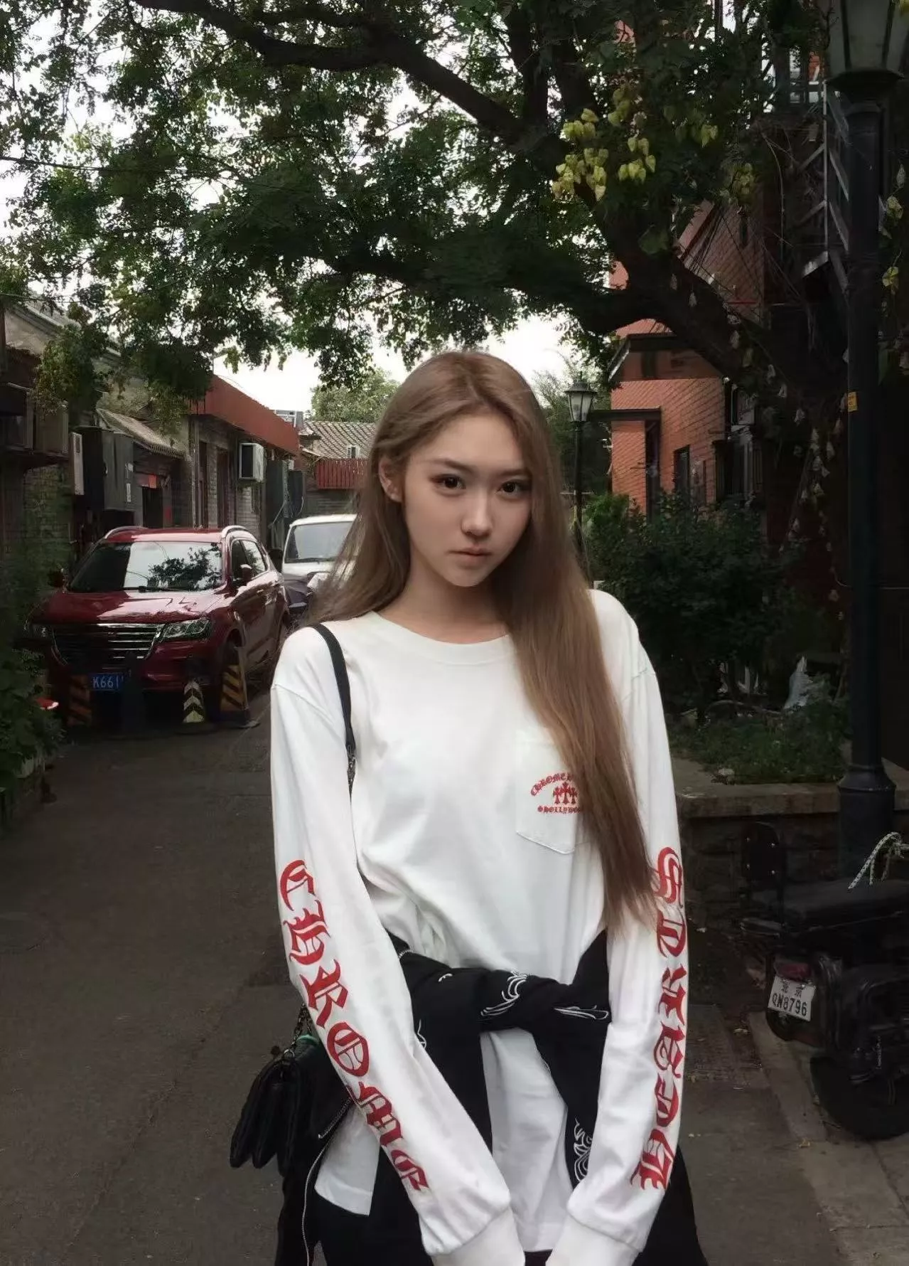 크롬하츠 십자가 산스크리트 프린트 포켓 긴소매 티셔츠 상세 이미지 13