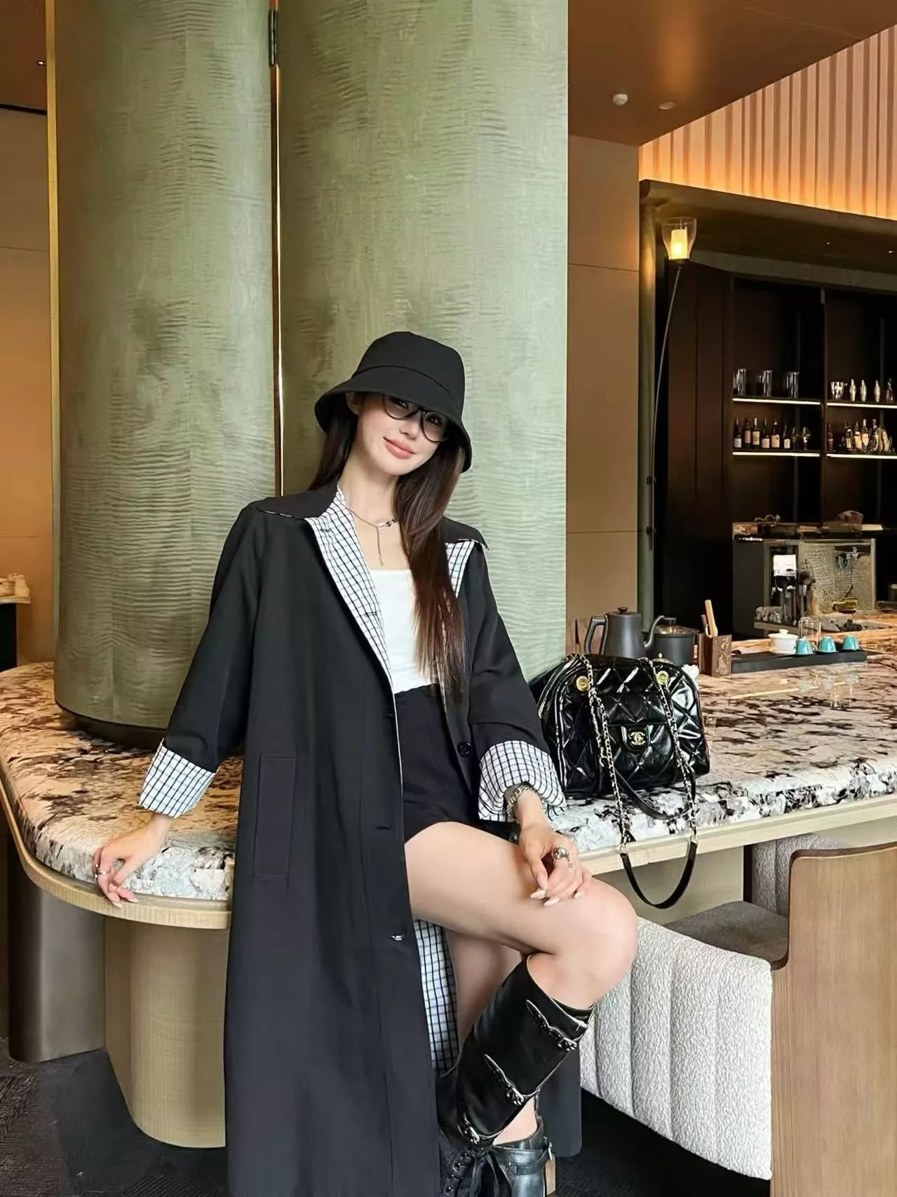 미우미우 레터 패치 백카라 롱 트렌치 코트 상세 이미지 28