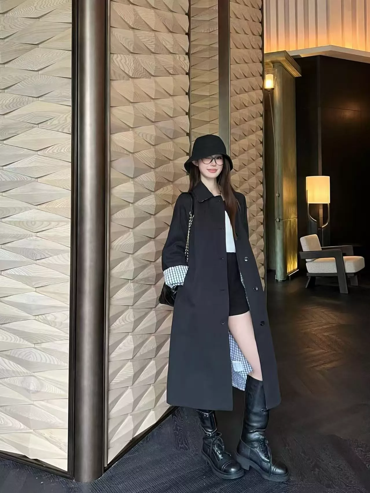 미우미우 레터 패치 백카라 롱 트렌치 코트 상세 이미지 24