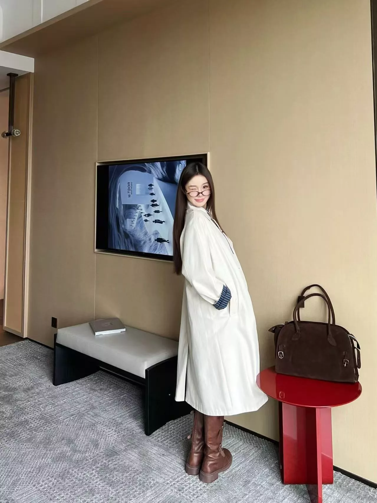 미우미우 레터 패치 백카라 롱 트렌치 코트 상세 이미지 17