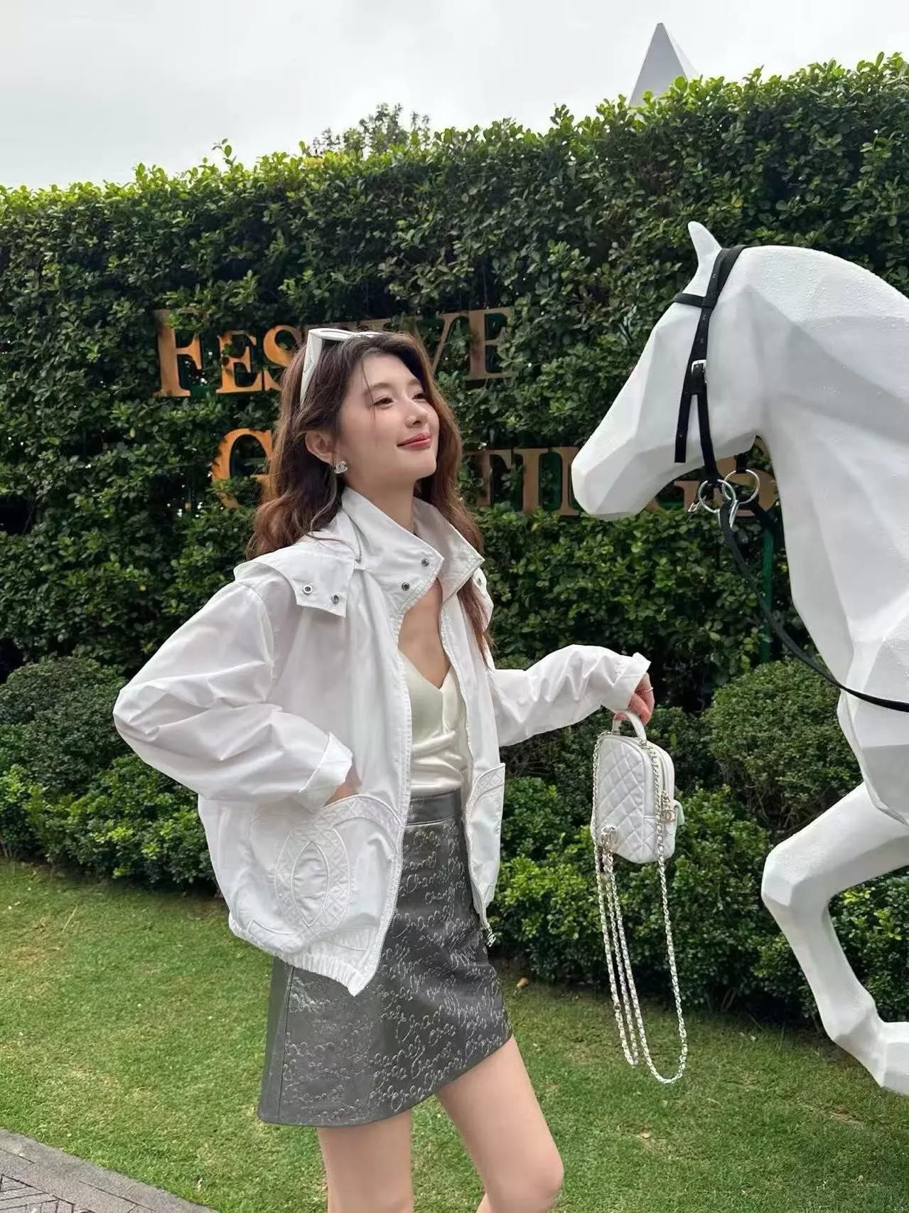 샤넬 더블C 자수 투포켓 후드 집업 재킷 상세 이미지 17