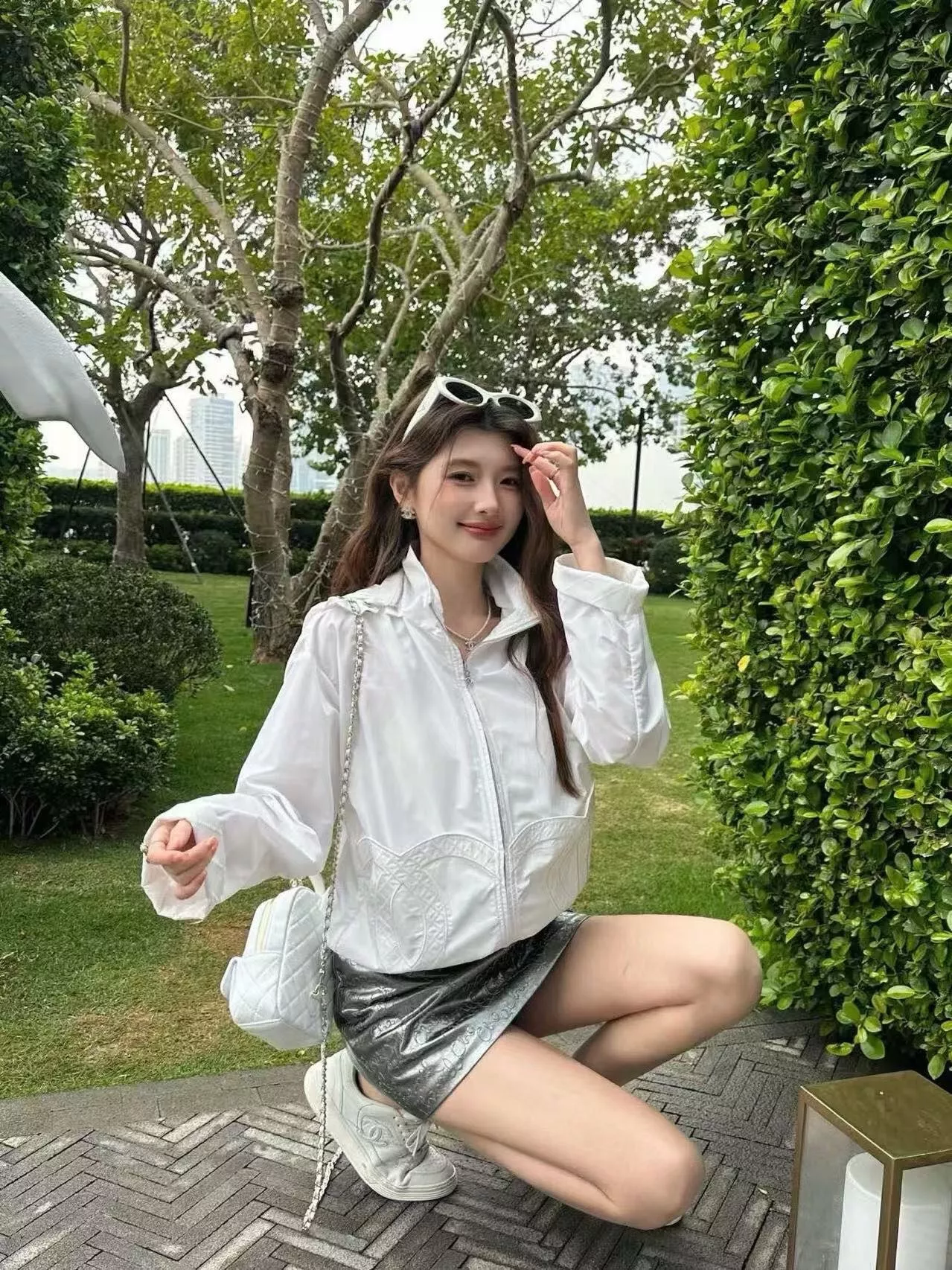 샤넬 더블C 자수 투포켓 후드 집업 재킷 상세 이미지 18