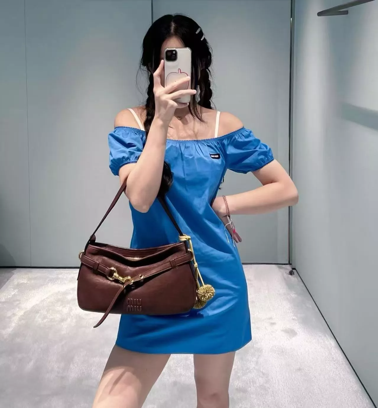 미우미우 레터 패치 오프숄더 반소매 미니 원피스 상세 이미지 20