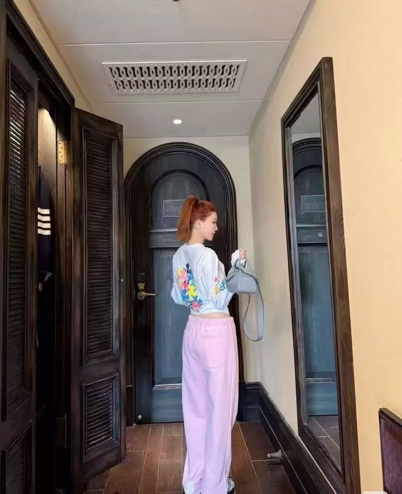크롬하츠 컬러 크로스 포켓 프린트 긴소매 티셔츠 상세 이미지 19