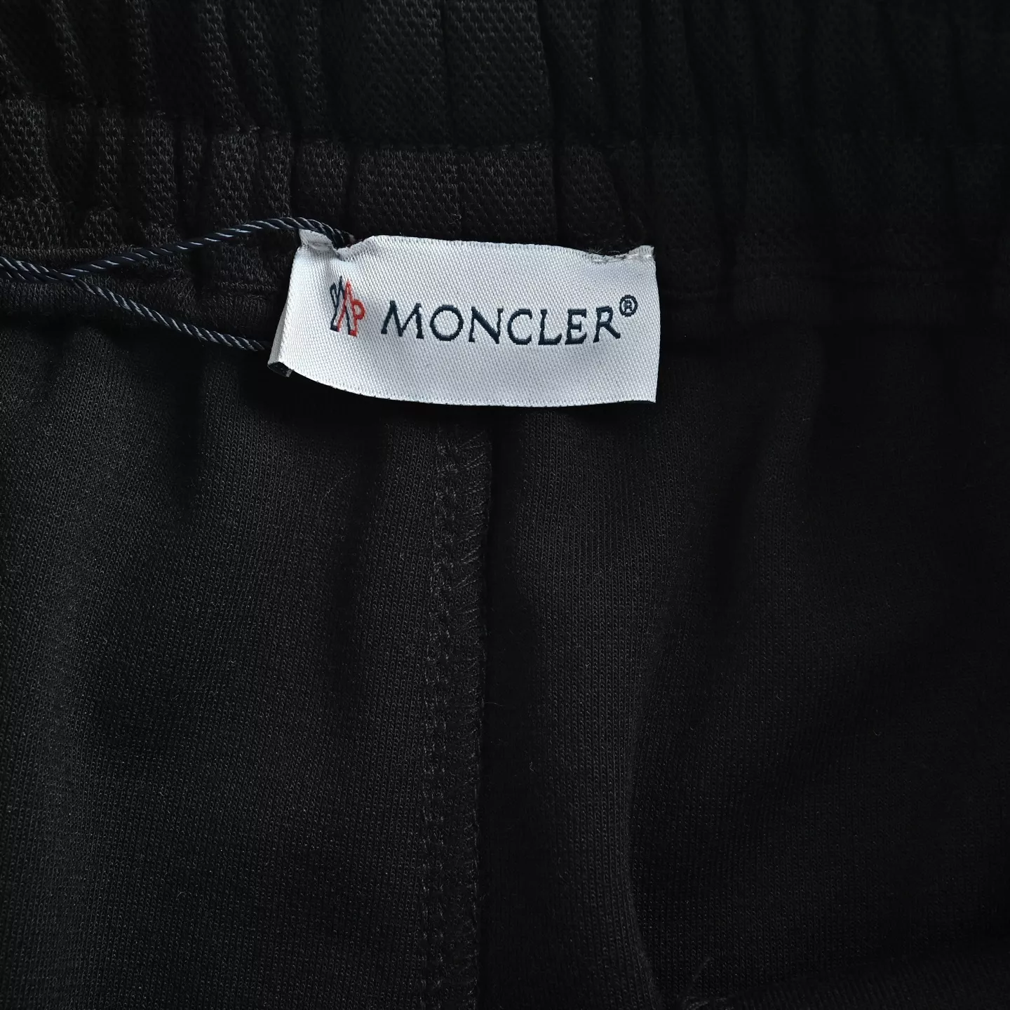 몽클레어 클래식 로고 코튼 쇼트 팬츠 상세 이미지 5