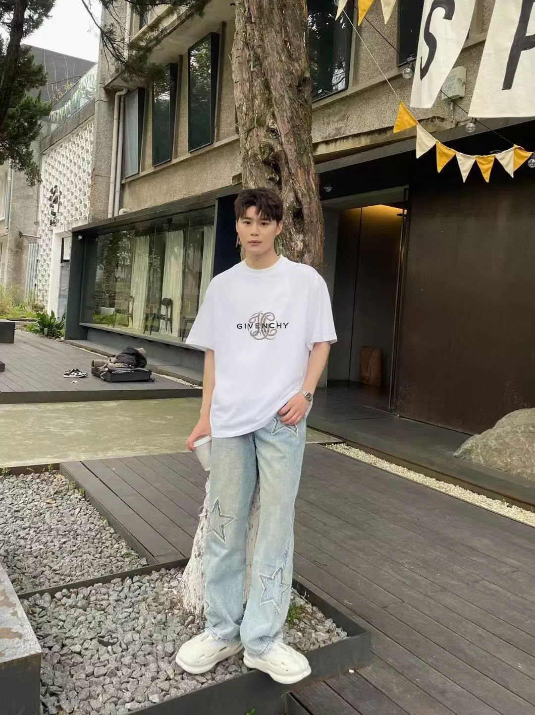 지방시 리버스 로고 프린트 코튼 반소매 티셔츠 상세 이미지 11