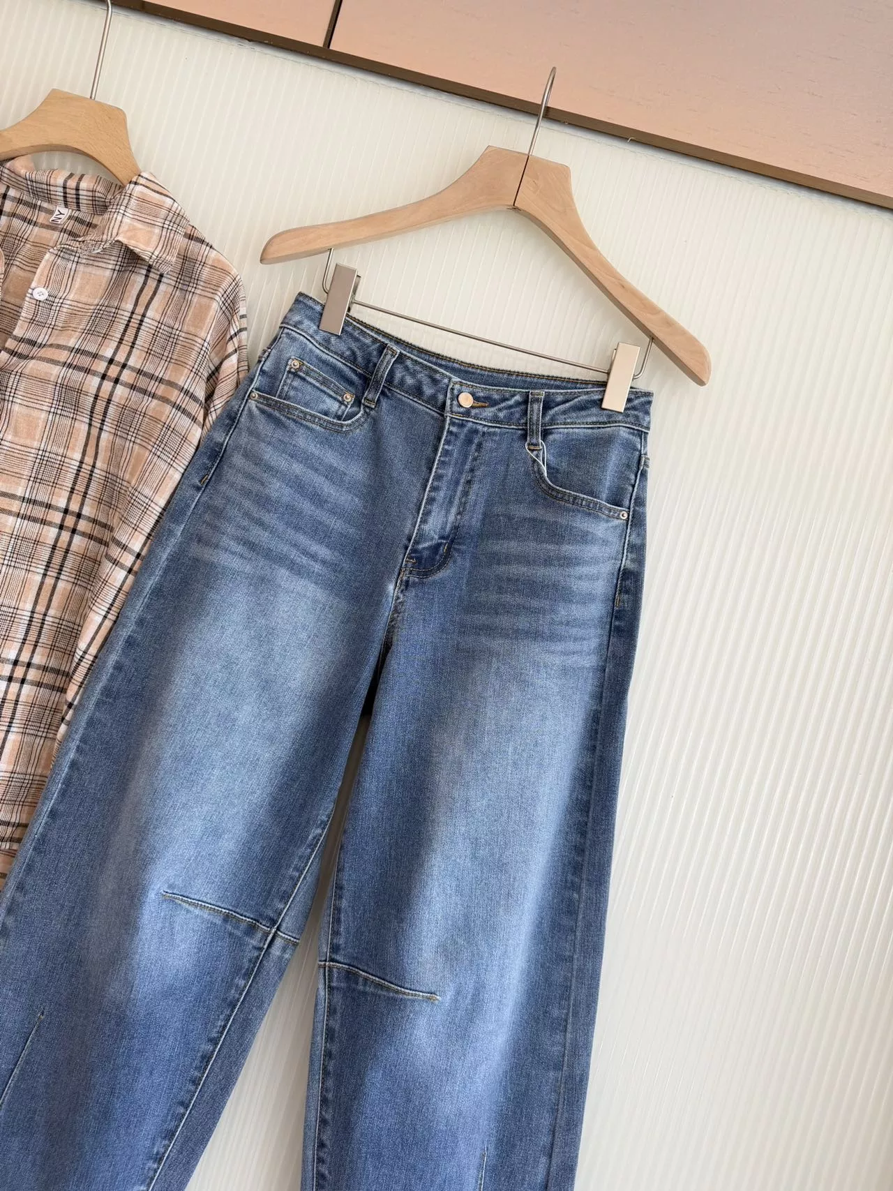 제이엔비와이 하이웨이스트 핀턱 배기 데님 팬츠 상세 이미지 4