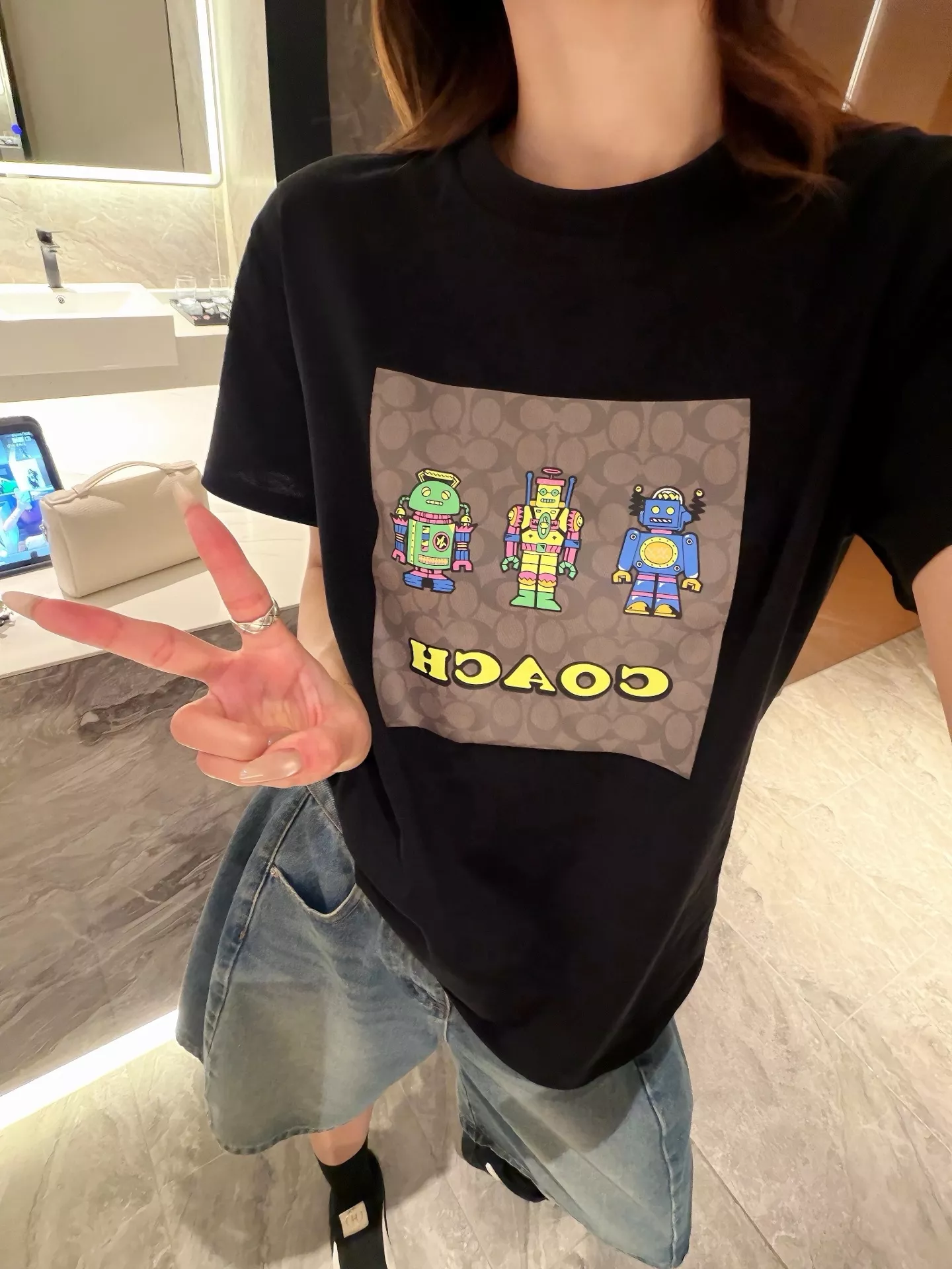 코치 그래픽 프린트 코튼 반소매 티셔츠 상세 이미지 47