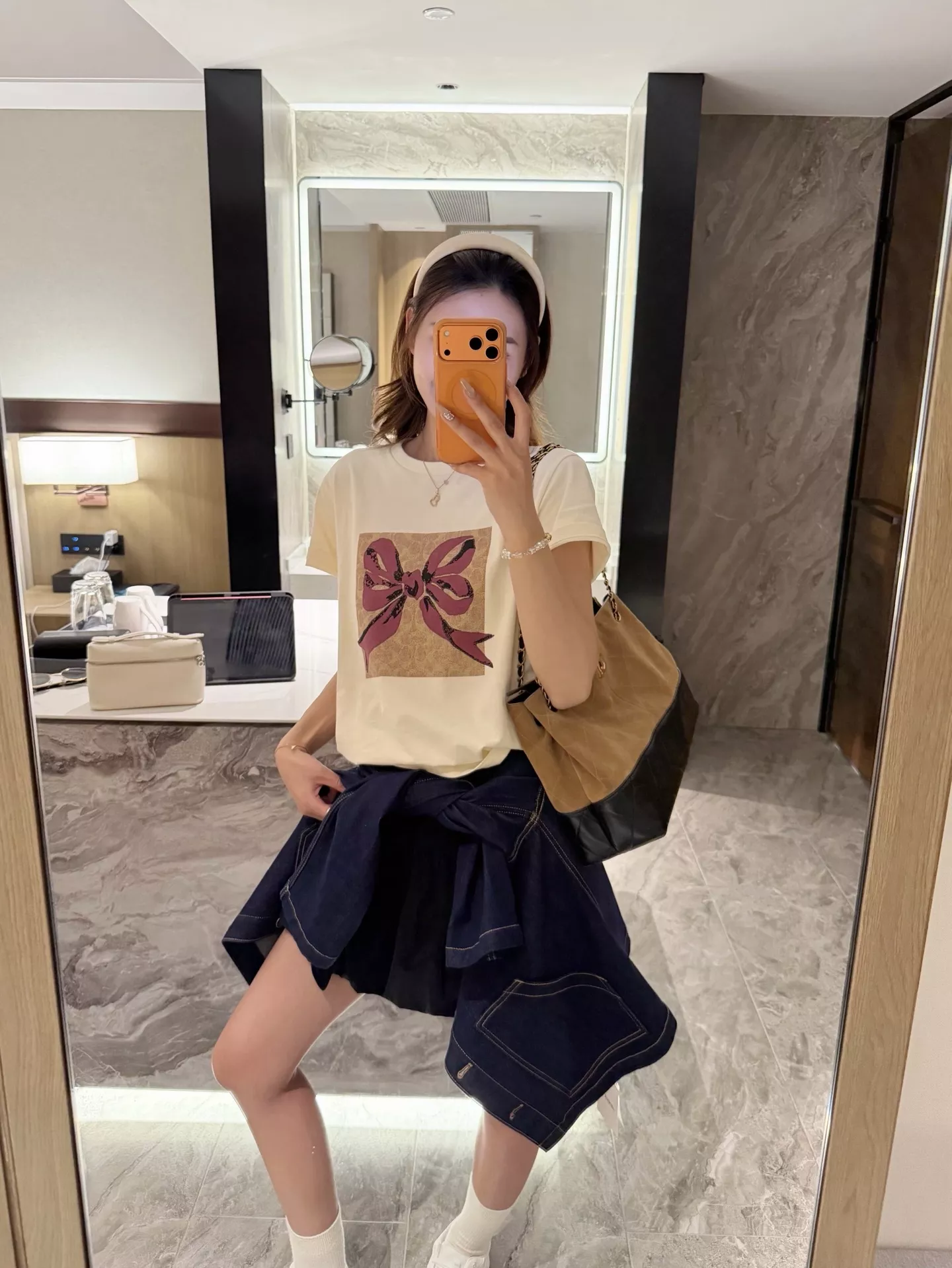 코치 그래픽 프린트 코튼 반소매 티셔츠 상세 이미지 97
