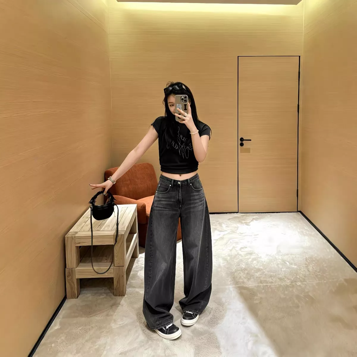 알렉산더왕 워싱 워터드롭 장식 커브드 데님 팬츠 상세 이미지 45