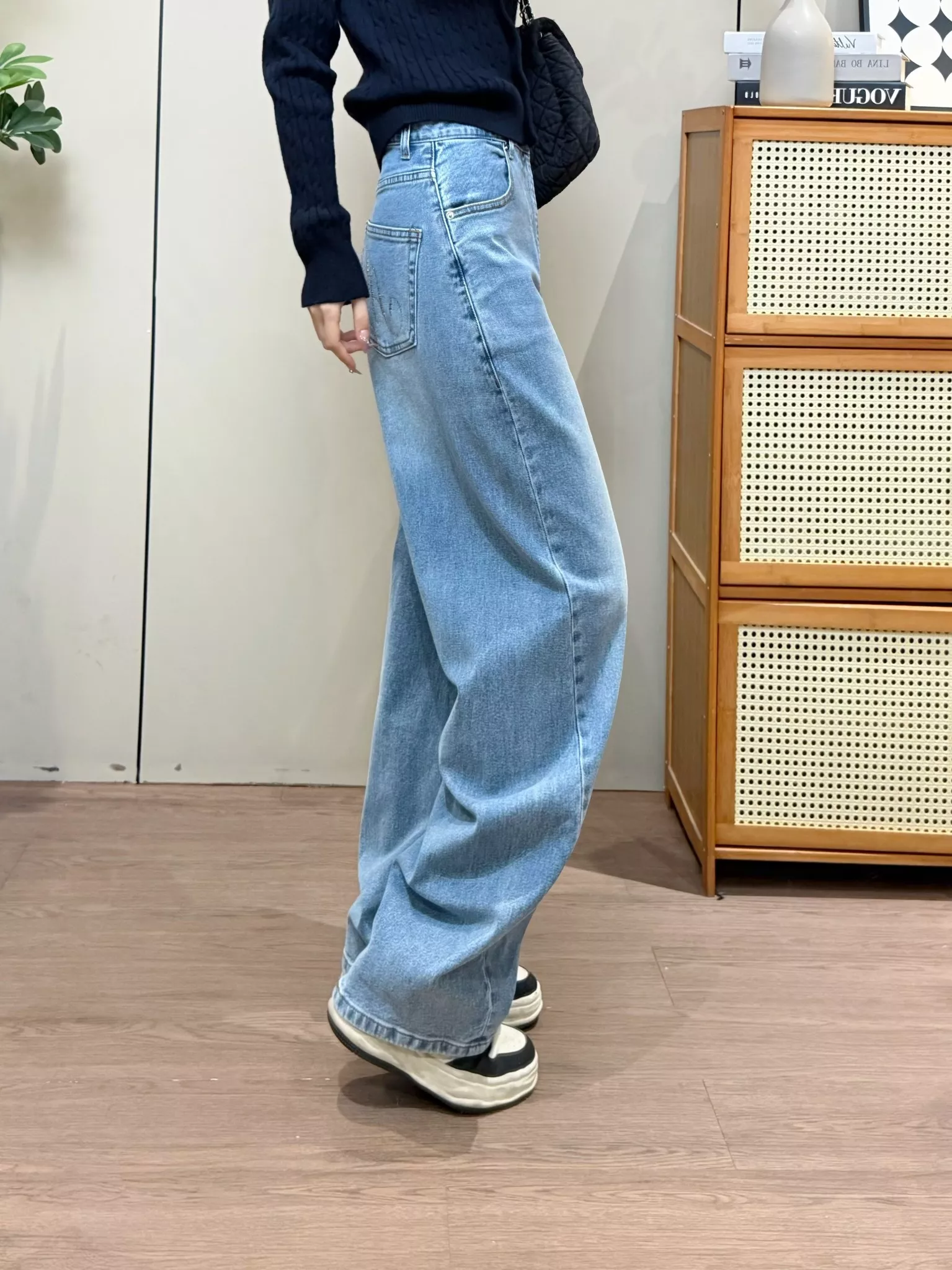 알렉산더왕 워싱 워터드롭 장식 커브드 데님 팬츠 상세 이미지 44