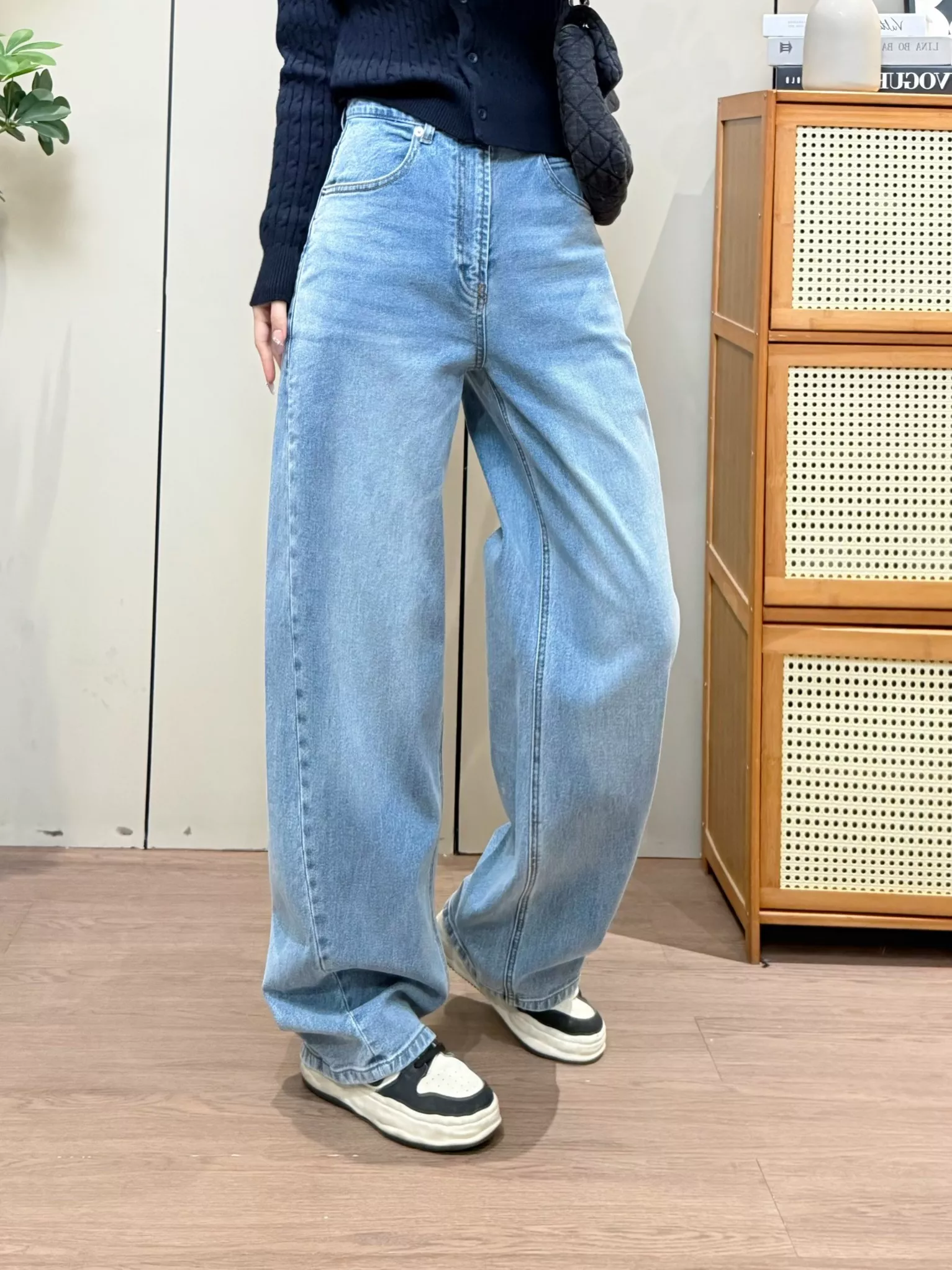 알렉산더왕 워싱 워터드롭 장식 커브드 데님 팬츠 상세 이미지 39