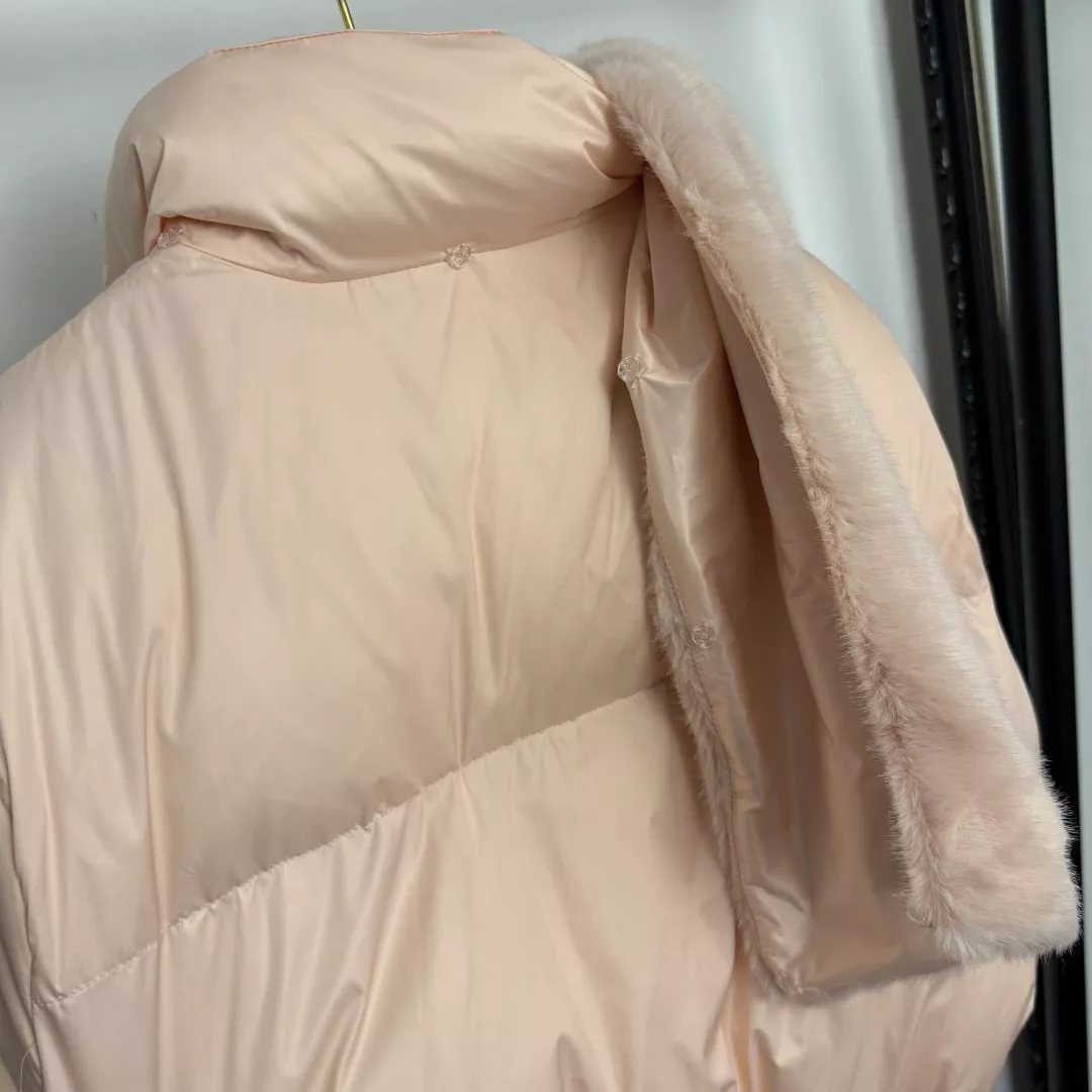 펜디 탈부착 퍼칼라 로고 패치 쇼트 패딩 재킷 상세 이미지 7