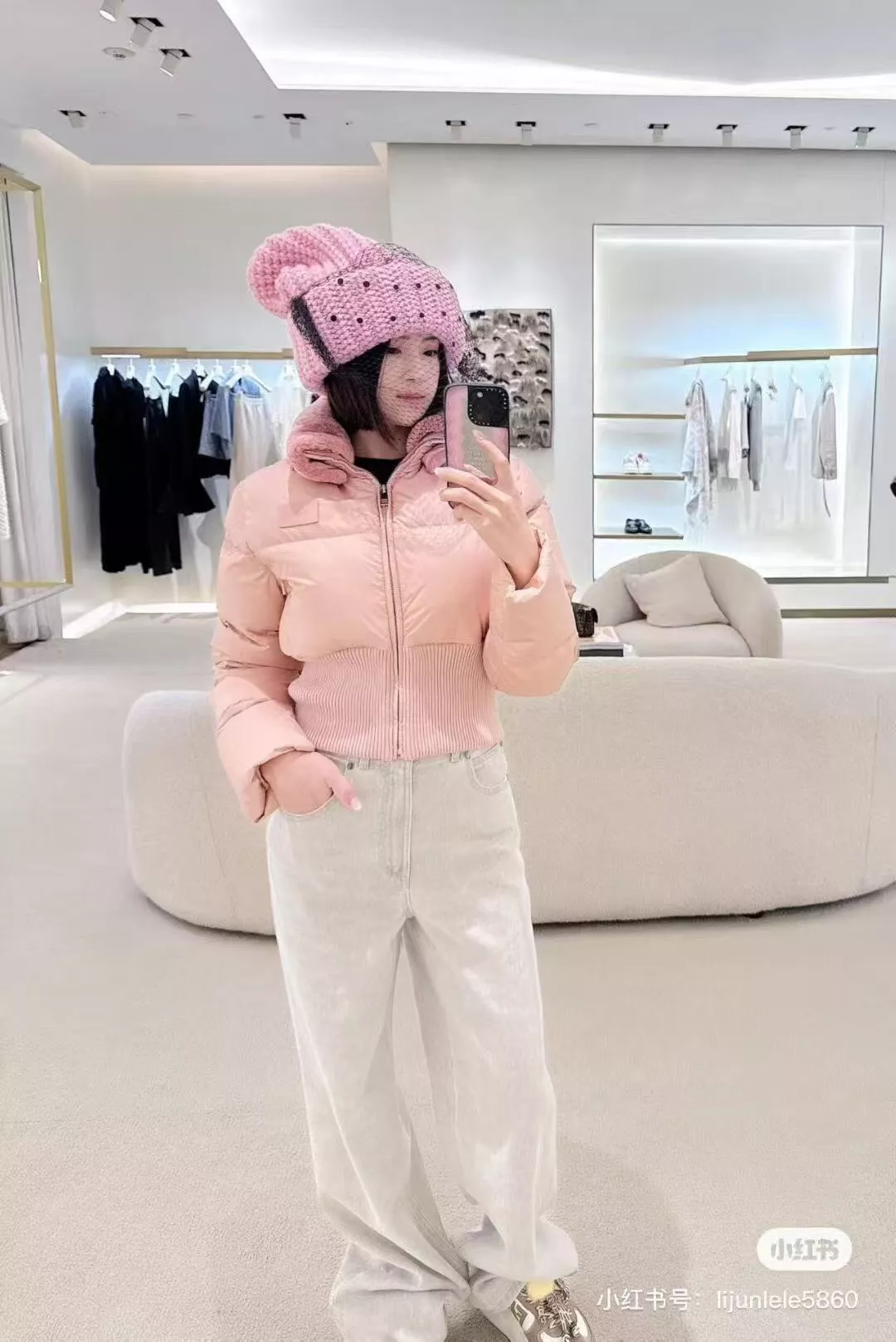 펜디 탈부착 퍼칼라 로고 패치 쇼트 패딩 재킷 상세 이미지 29