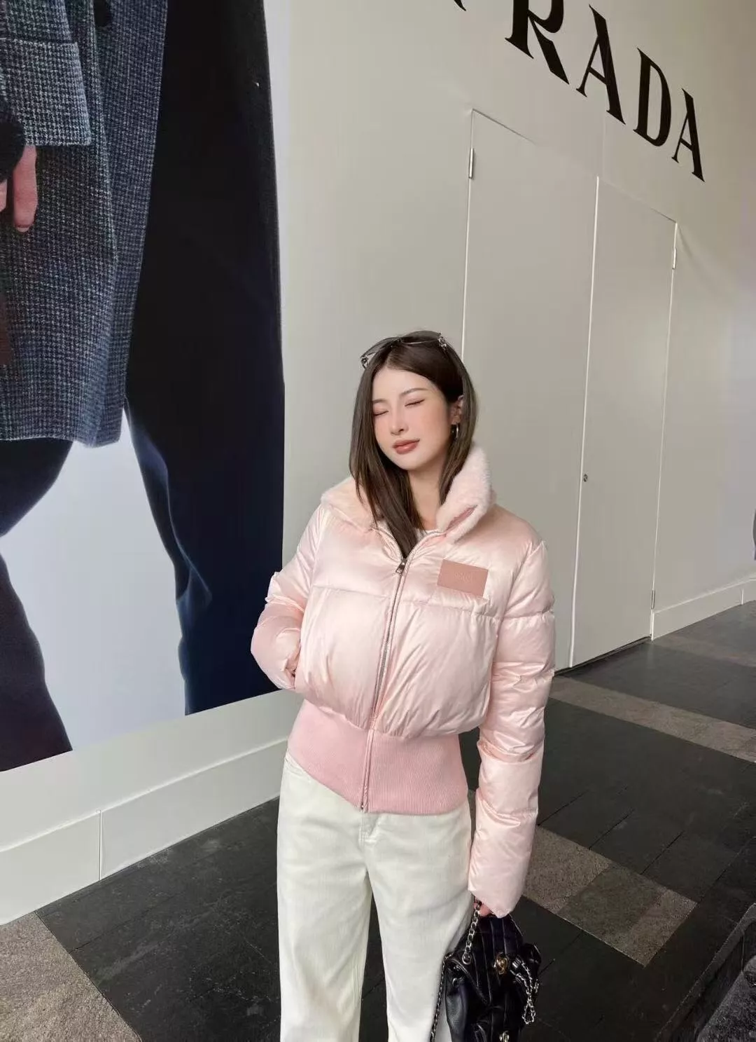 펜디 탈부착 퍼칼라 로고 패치 쇼트 패딩 재킷 상세 이미지 16