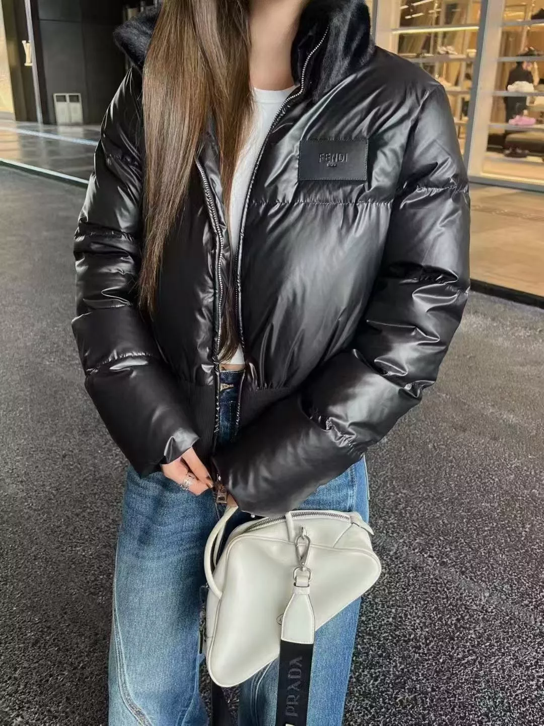 펜디 탈부착 퍼칼라 로고 패치 쇼트 패딩 재킷 상세 이미지 33
