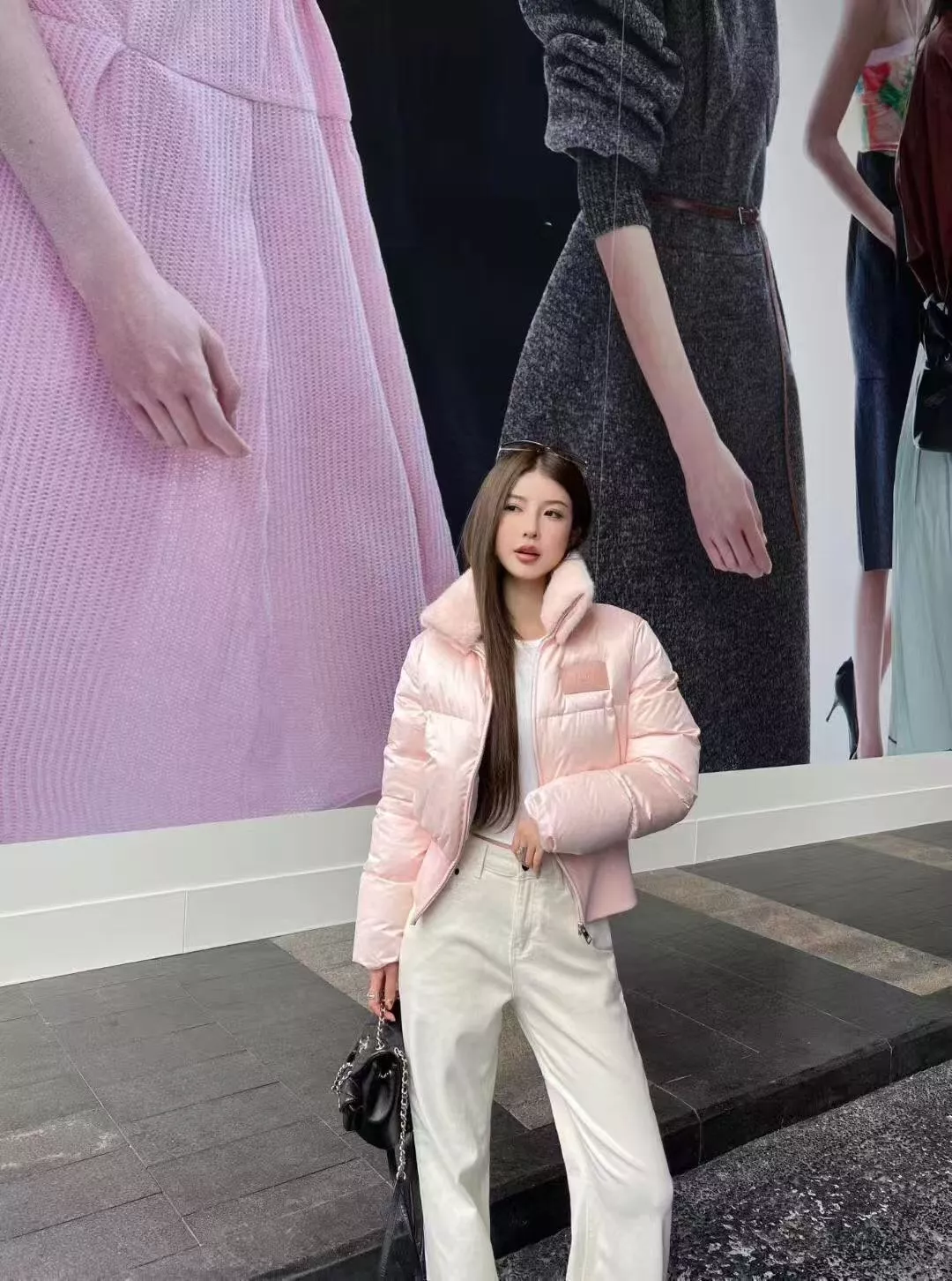 펜디 탈부착 퍼칼라 로고 패치 쇼트 패딩 재킷 상세 이미지 22