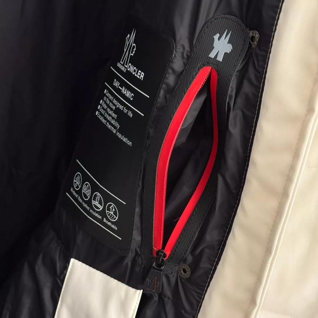 몽클레어 벨트 포인트 슬림핏 후드 쇼트 패딩 상세 이미지 6