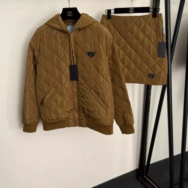 프라다 나일론 퀼팅 후드 재킷 A라인 미니 스커트 투피스
