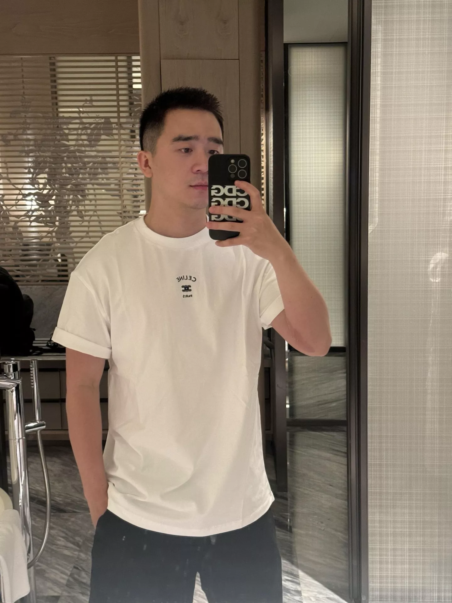 셀린느 루즈핏 로고 프린트 반소매 티셔츠 상세 이미지 37