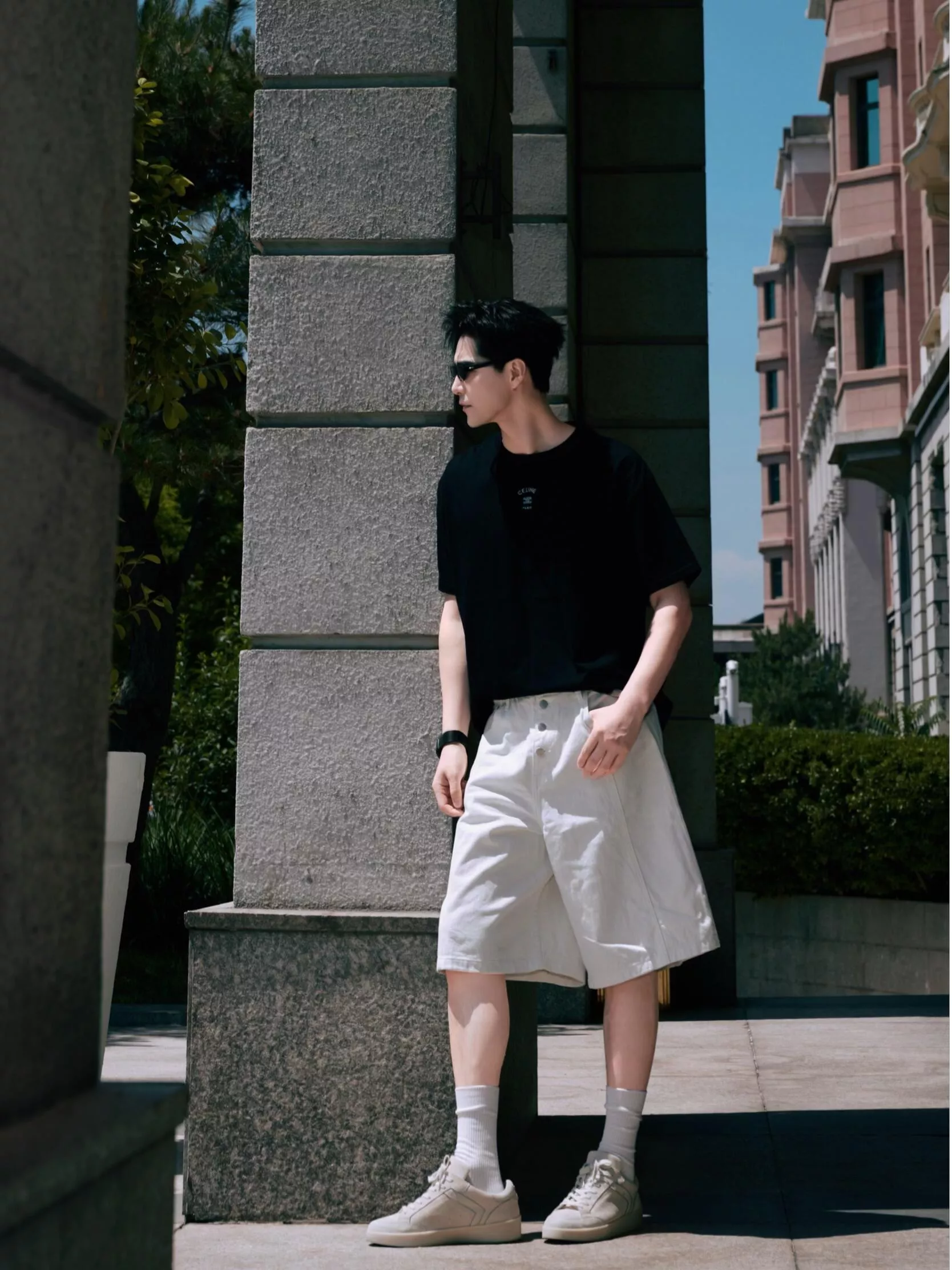 셀린느 루즈핏 로고 프린트 반소매 티셔츠 상세 이미지 30