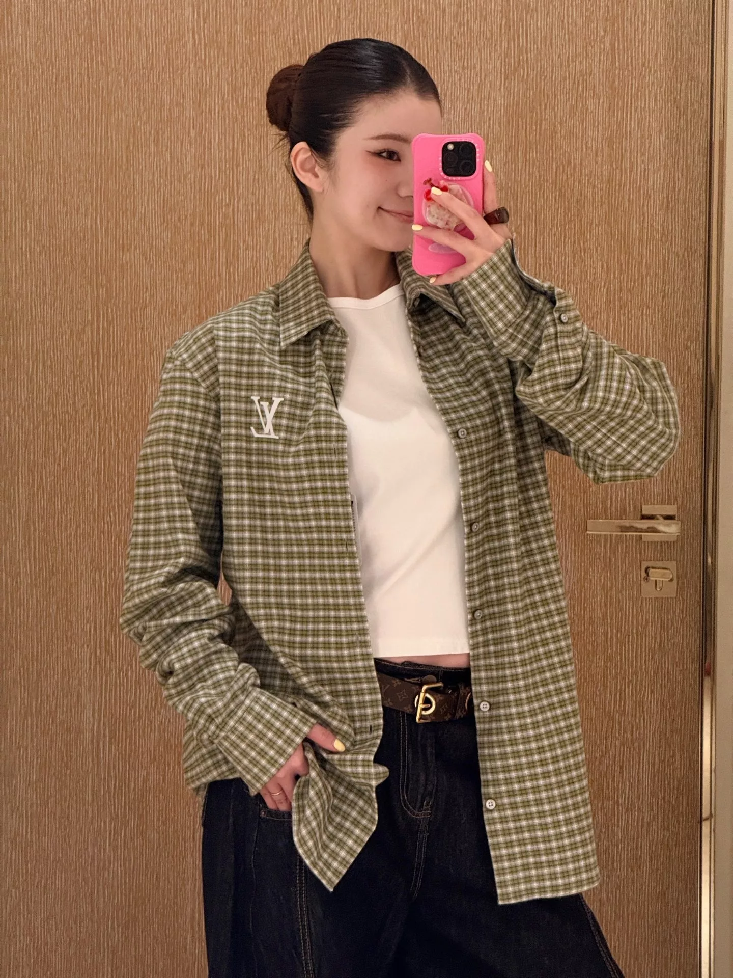 루이비통 체크 패턴 로고 장식 긴소매 셔츠 상세 이미지 20