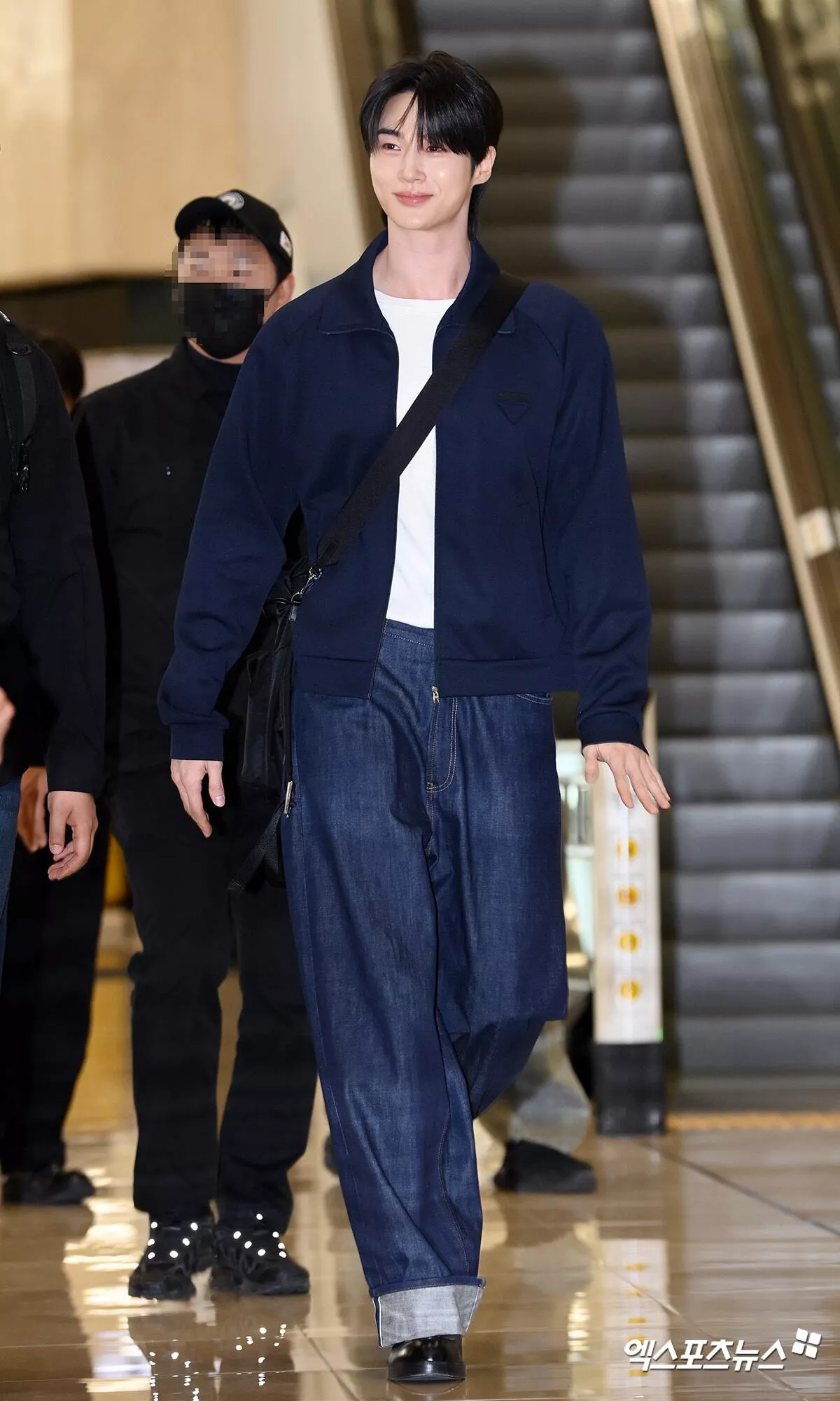 프라다 지퍼 디테일 직물 집업 재킷 상세 이미지 16