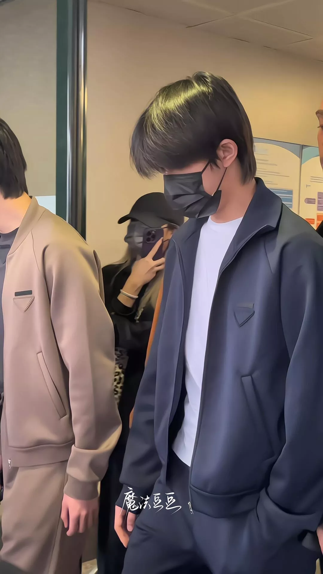 프라다 지퍼 디테일 직물 집업 재킷 상세 이미지 18