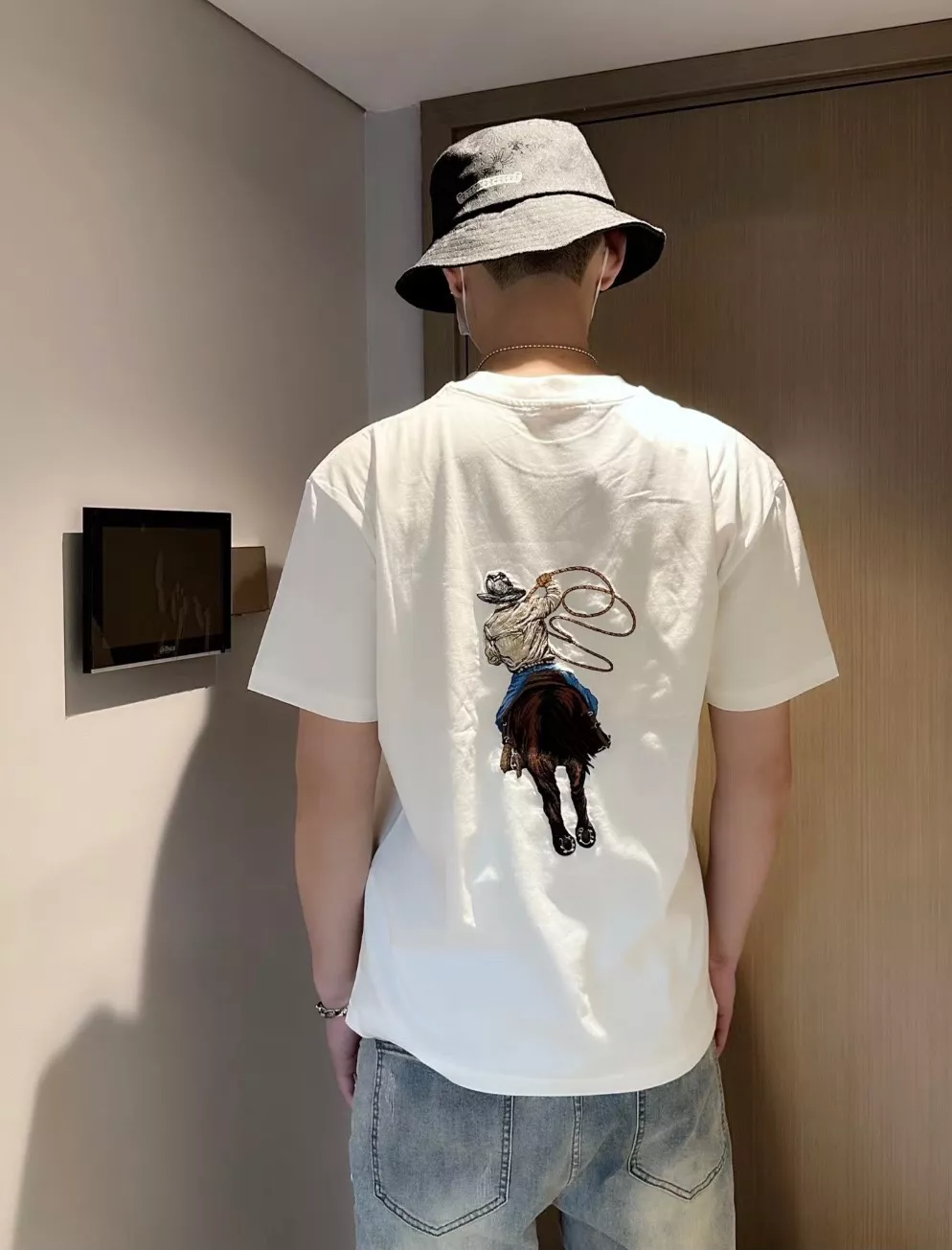 루이비통 웨스턴 카우보이 자수 루즈핏 반소매 티셔츠 상세 이미지 19
