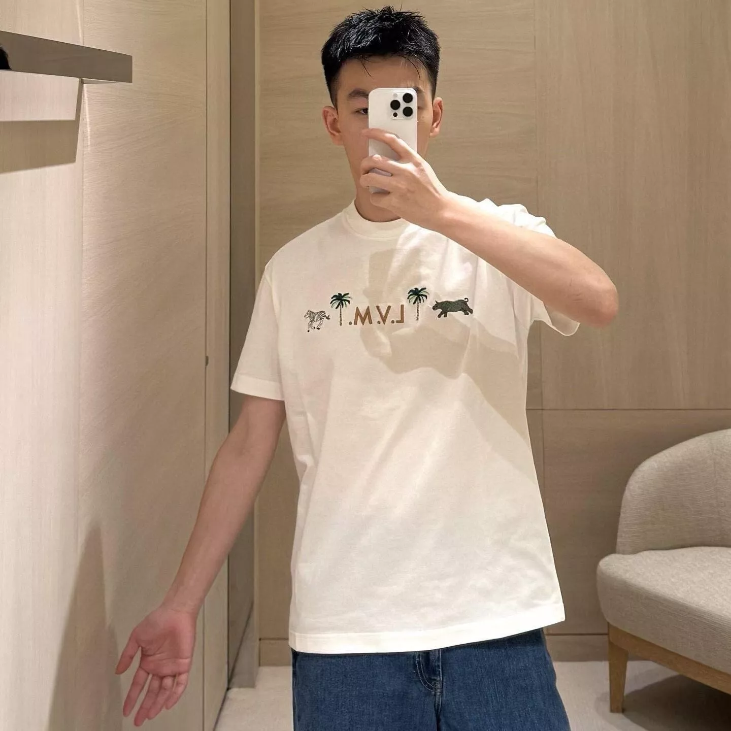 루이비통 애니멀 자수 루즈핏 반소매 티셔츠 상세 이미지 17