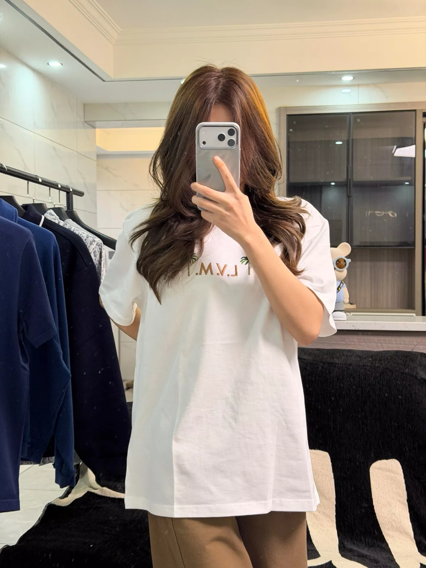 루이비통 애니멀 자수 루즈핏 반소매 티셔츠 상세 이미지 13