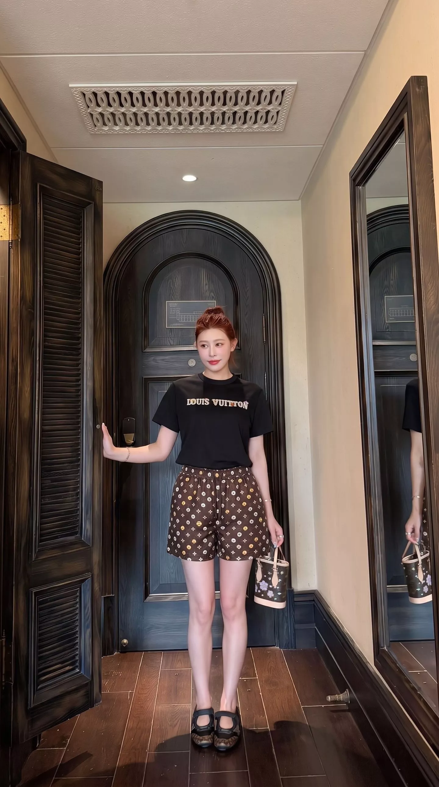 루이비통 모노그램 데이지 프린트 밴딩 하프 팬츠 상세 이미지 15