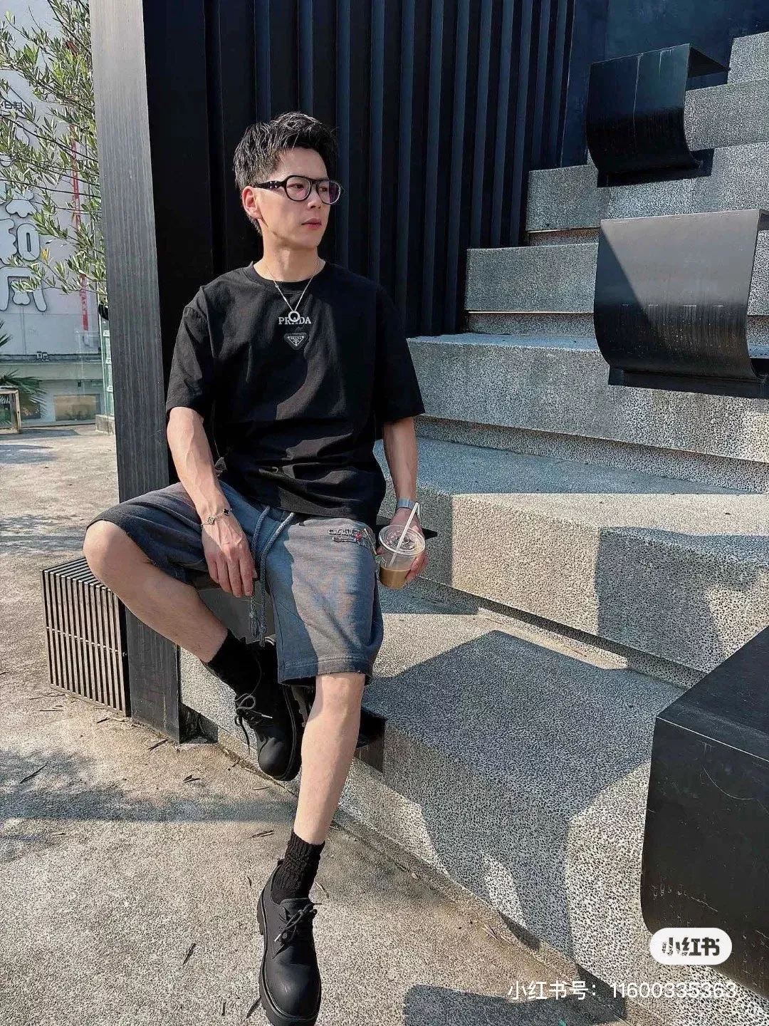 프라다 삼각 로고 레터링 프린트 반소매 티셔츠 상세 이미지 13