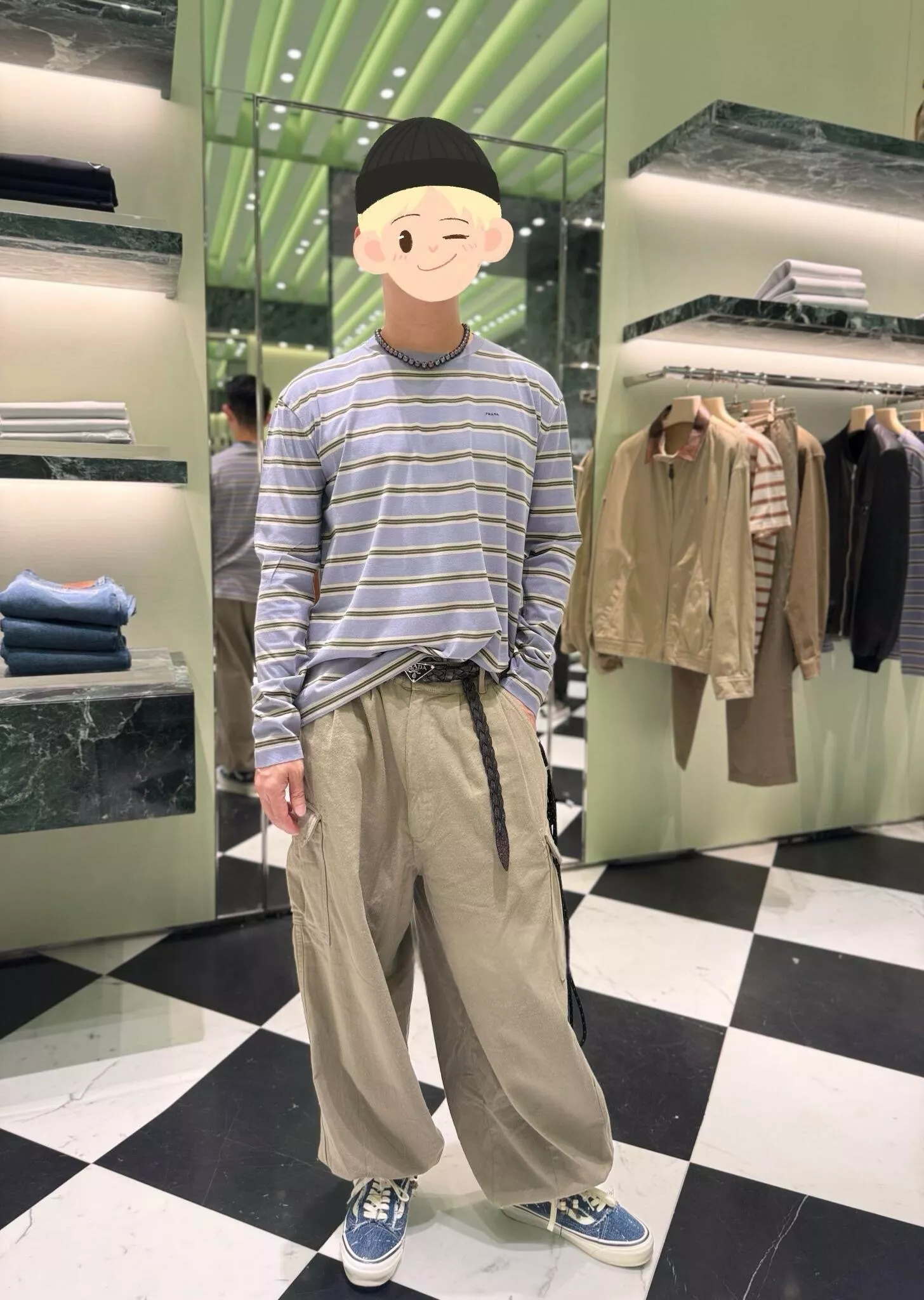 프라다 자수 로고 스트라이프 루즈핏 긴소매 티셔츠 상세 이미지 19