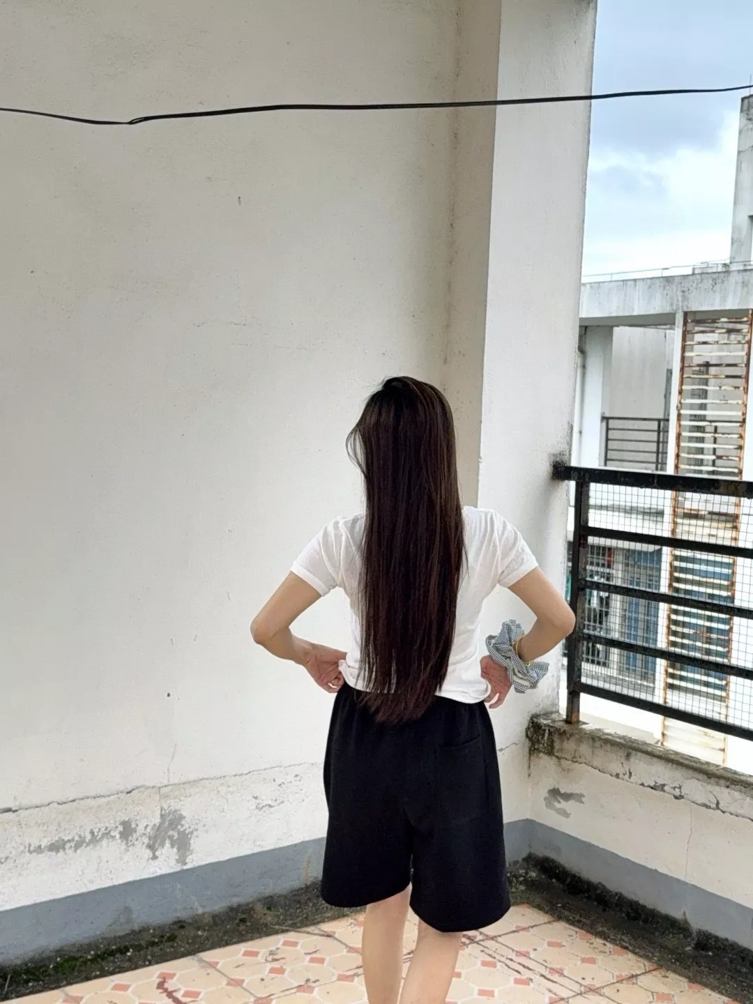 프라다 포켓 라벨 삼각 로고 리나일론 긴소매 셔츠 상세 이미지 23