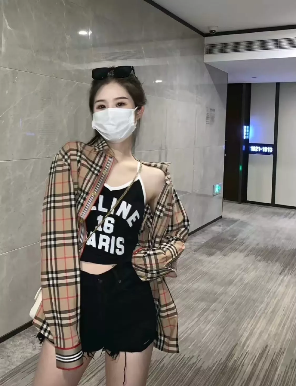 버버리 체크 패턴 스트라이프 트림 긴소매 셔츠 상세 이미지 12